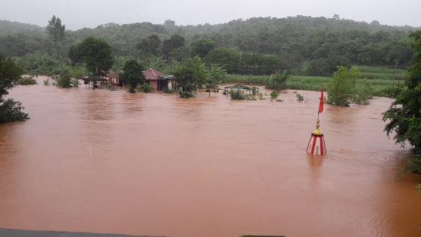 രക്ഷാപ്രവര്ത്തകരെ രക്ഷിച്ചത്