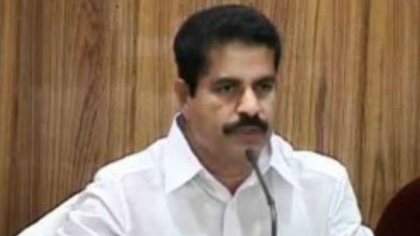 ത്രികോണ പോരാട്ടം