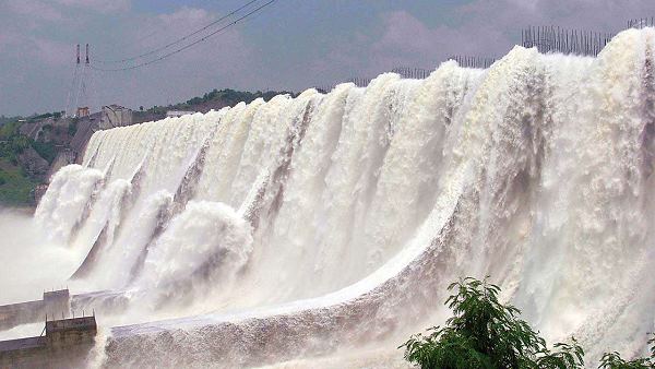 ഒരു മാസം മുന്പെ