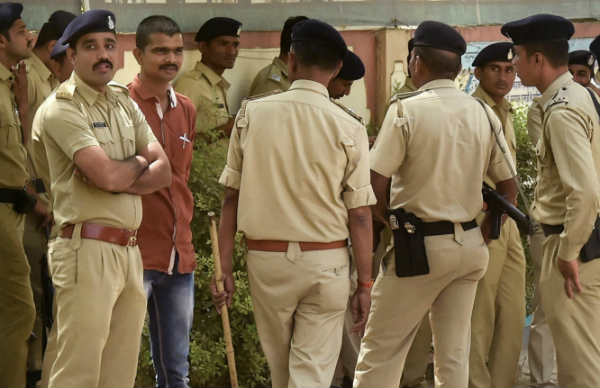 30 കേന്ദ്രങ്ങളില് റെയ്ഡ്