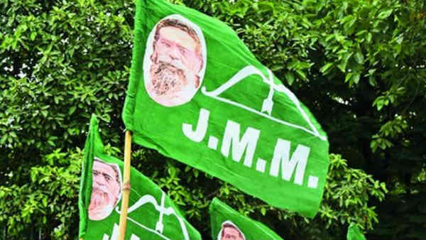 രണ്ടിടത്ത് നടന്നത് ഇങ്ങനെ