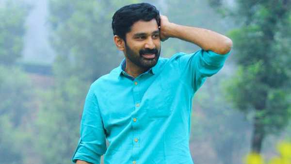 കുന്തം വിഴുങ്ങി നിൽക്കുന്നത് ആരെപ്പേടിച്ച്?