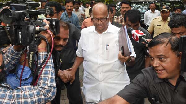 നേതാക്കള് അങ്ങോട്ടും ഇങ്ങോട്ടും ഓടി
