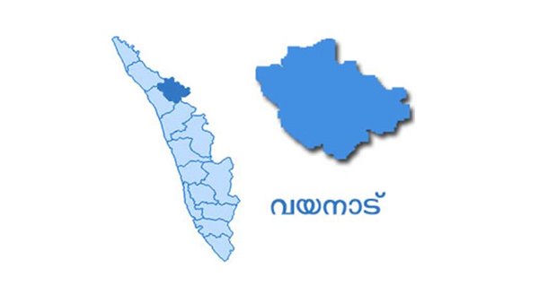 ചെരിപ്പ് ധരിച്ച് ക്ലാസിൽ കയറാൻ അനുവാദമില്ല