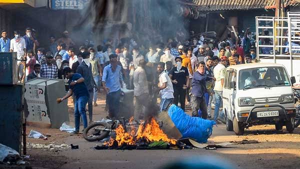 മാധ്യമ പ്രവര്ത്തകരെ കസ്റ്റഡിയിലെടുത്ത സംഭവം