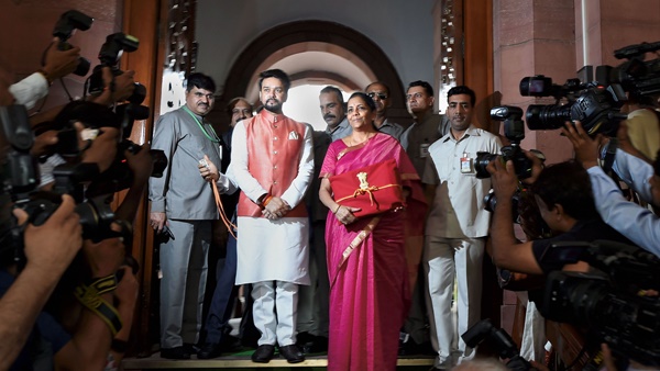 ബ്രീഫ്കേസ് വന്നത് ഇങ്ങനെ