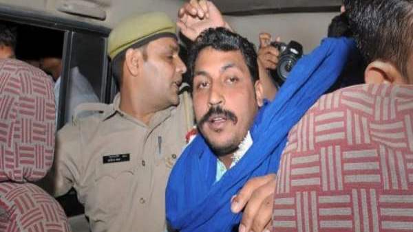 ഭരണഘടന വായിക്കുന്നത് കുറ്റമാണോ?