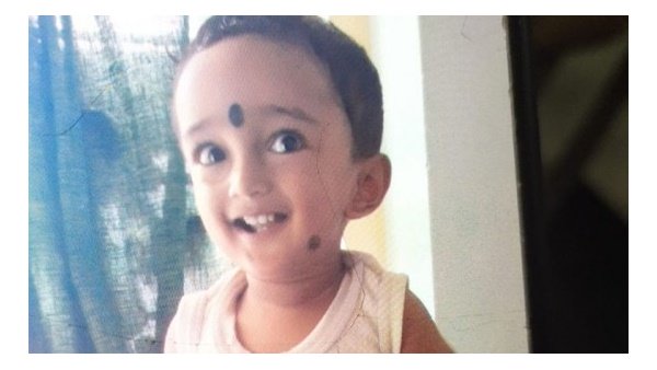 പഴിചാരി അച്ഛനും അമ്മയും