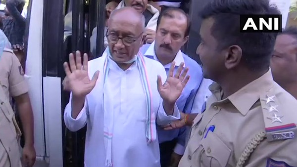 നേരിട്ടെത്തി ദിഗ് വിജയ് സിങ്