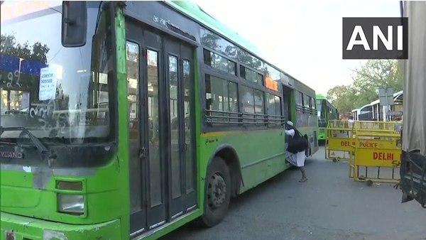 പരിപാടിയിൽ സ്വദേശികളും വിദേശികളും