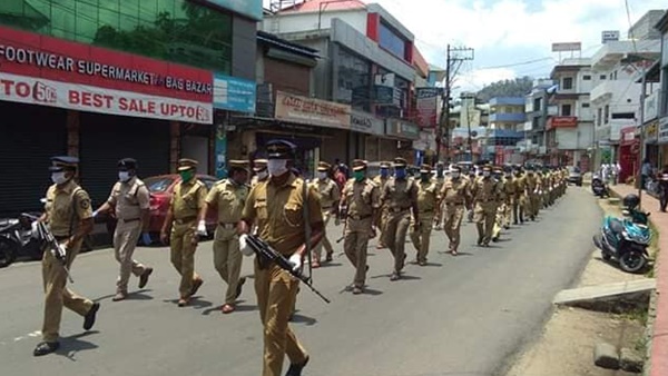 മണ്ണിട്ട് അടക്കുമ്പോൾ