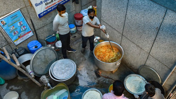 വിരുന്നൊരുക്കി അവര്