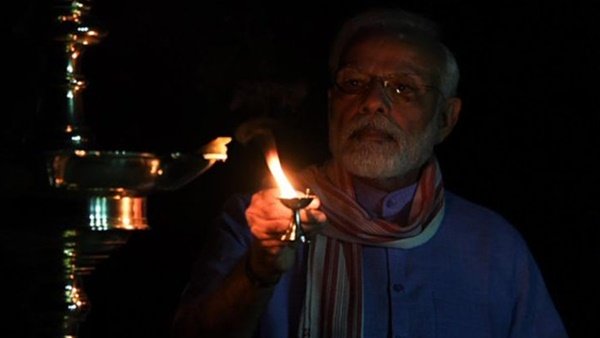 വീടുകൾക്ക് തീ പിടിച്ചു