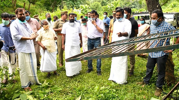 കൂടുകൾ സ്ഥാപിച്ചു