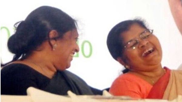 ആള്ക്കൂട്ടത്തിലേക്ക്