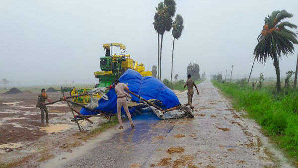 ബംഗാളിനെ നടുക്കി ഉംപുൻ