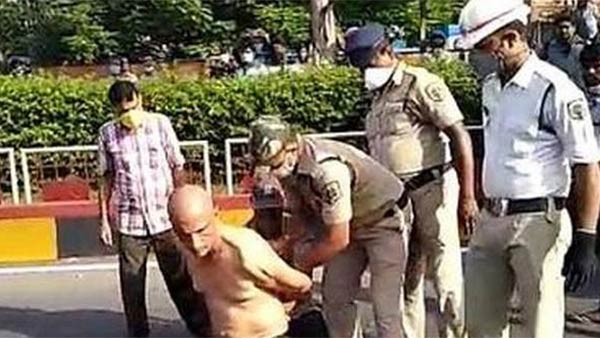 പോലീസ് ക്രൂരത