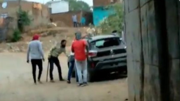 കാറില് യാത്ര ചെയ്യവെ...