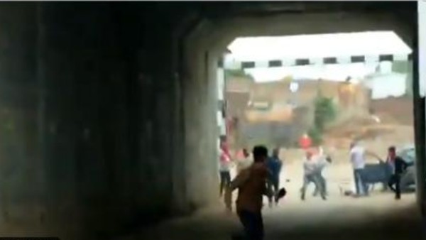 പാലത്തിന് അടുത്തുവച്ച്