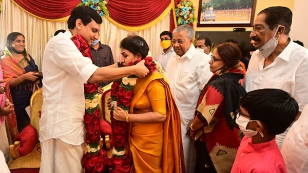 ലളിതമായ ചടങ്ങുകള്