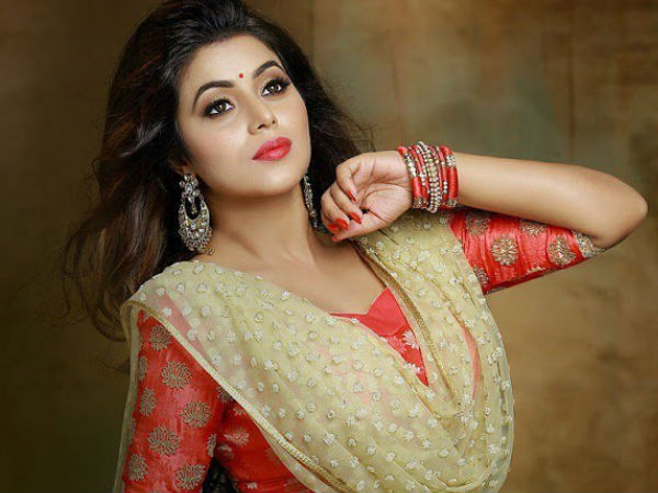 സിനിമാ മേഖലയിലേക്ക്