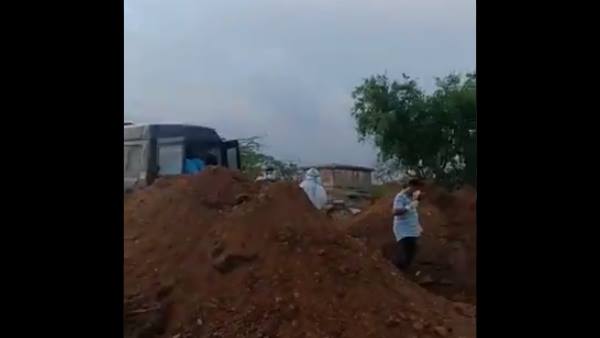 മനുഷ്യത്വത്തോടെ പെരുമാറണം