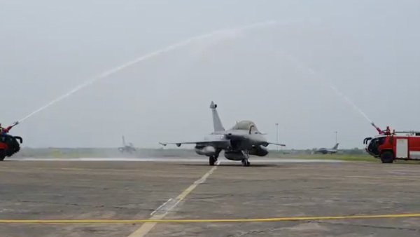 പിന്നീട് തെരുവിലെ ആരോപണത്തിലേക്ക്
