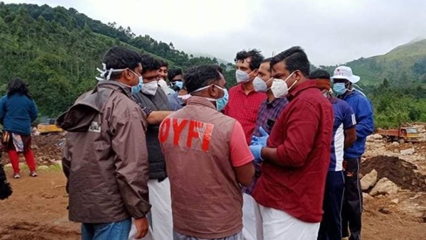 മലമുകളിൽ ഉള്ളത് ഡിവൈഎഫ്ഐ മാത്രം
