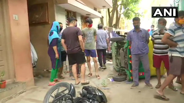 പോലീസുകാർക്കും പരിക്ക്