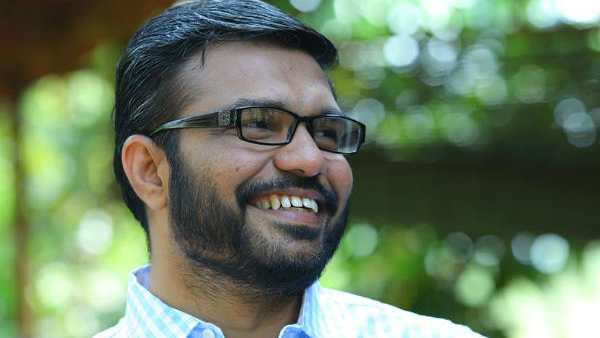 അവർ മൂന്നു പേരെ തേടിച്ചെന്നു