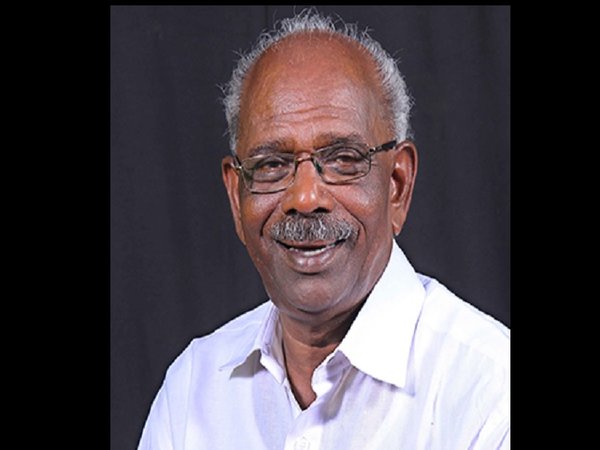 പകൽ കോൺഗ്രസ് രാത്രി ആർഎസ്എസ്