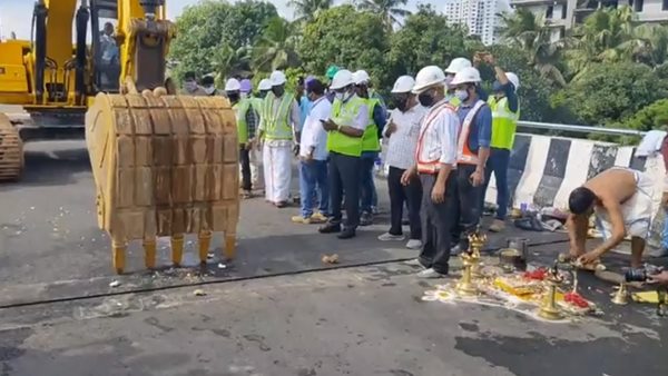 ഭൂമി പൂജയെ പരിഹസിക്കുന്നു