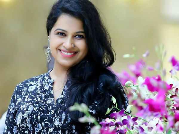 ആണിന്റെ വിലകളയാൻ
