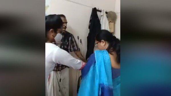 അപമാനിക്കാൻ നോക്കുന്നു