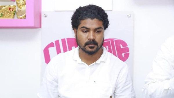 എന്നെ വലിച്ച് കീറുമെന്ന്