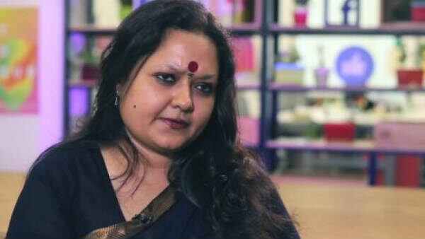 കണ്ണിൽപൊടിയിടാൻ