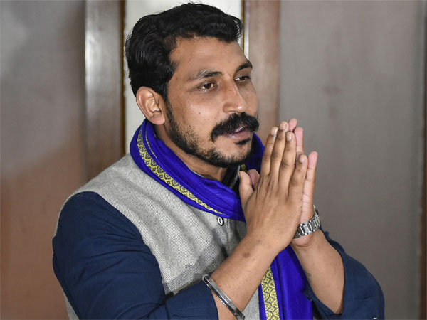 അഞ്ച് പേർക്ക് അനുമതി