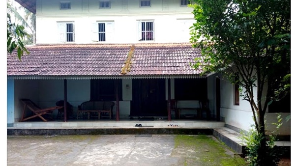 11,000 ചതുരശ്ര അടി വീട്