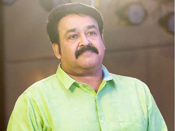 മുഖം മൂടി അണിഞ്ഞ്