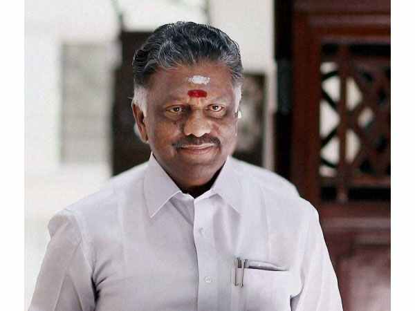 കുടംബാധിപത്യം നടപ്പാക്കാന്