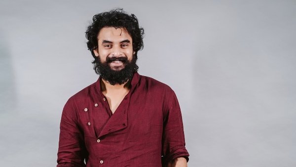 ഫോണില് സംസാരിച്ചു