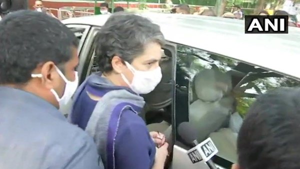 യോഗിയും ബി ജെ പിയും ഭയക്കുന്നു