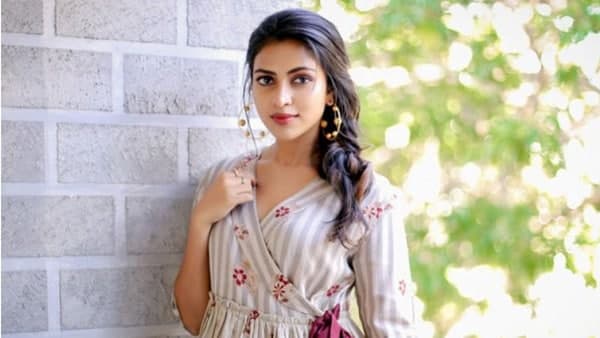 ചിത്രങ്ങള് നീക്കി