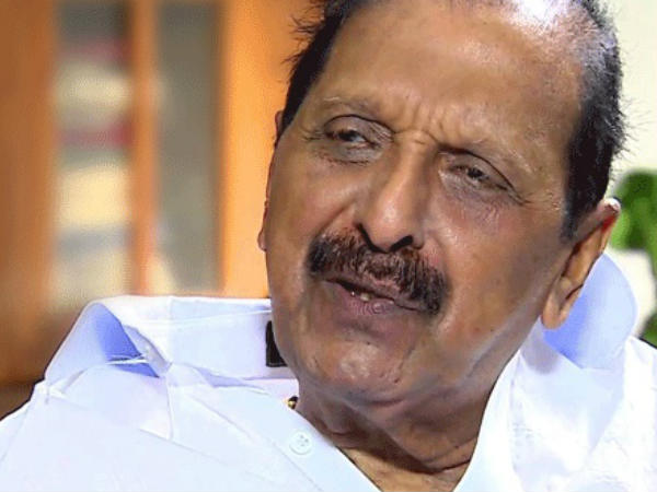 ബാലകൃഷ്ണ പിള്ളയും ഉമ്മന് ചാണ്ടിയും