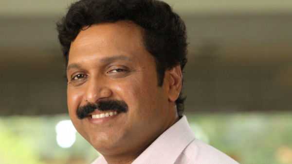 പിന്തുണ ആര്ക്ക്