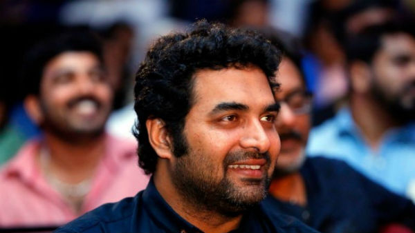 നാട്ടിലേക്ക് പോകുന്നു