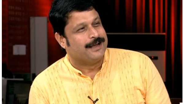 നികേഷ് പൊരിക്കുന്നു