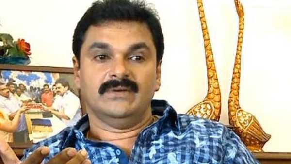 മനോജ് ആര്ക്കൊപ്പം
