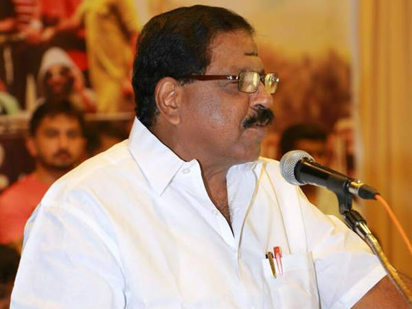 നേതാക്കളുടെ വിമർശനം