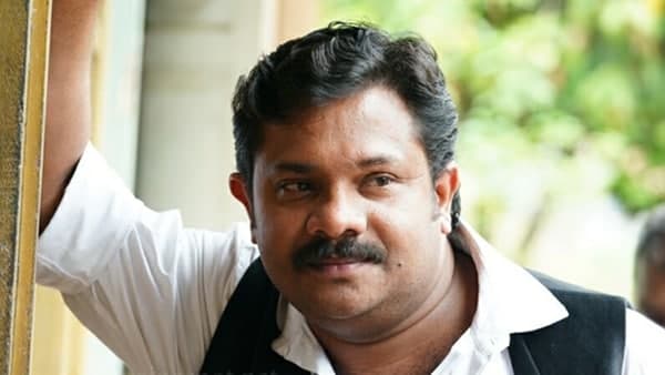 സന്ദേശവും വെള്ളിമൂങ്ങയും